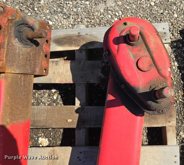 image for item EN3944 (2) trailer landing gear