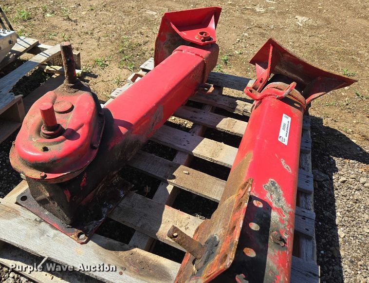 image for item EN3944 (2) trailer landing gear