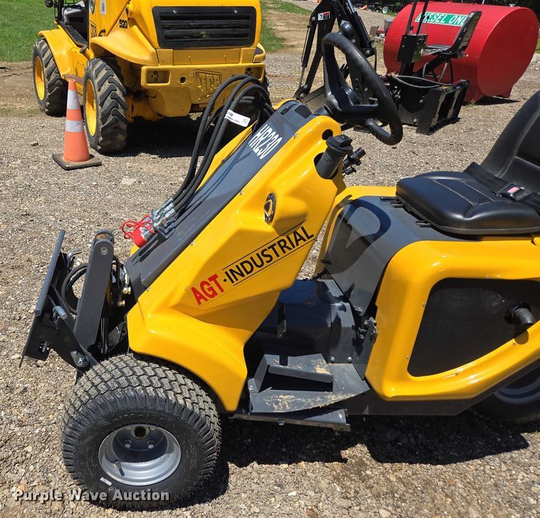 image for item EN3948 AGT HR230 compact wheel loader