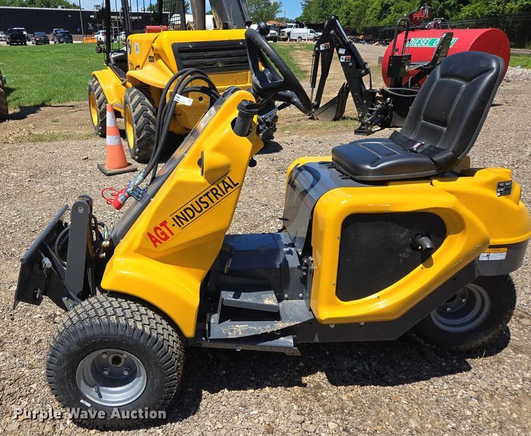 image for item EN3948 AGT HR230 compact wheel loader