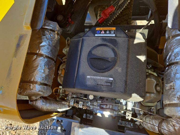 image for item EN3948 AGT HR230 compact wheel loader