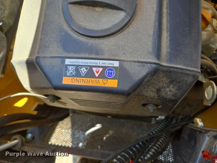 image for item EN3948 AGT HR230 compact wheel loader