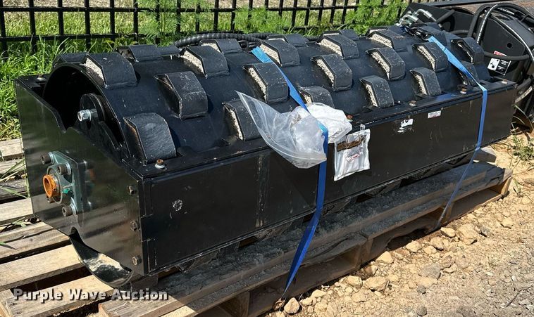 image for item EN3958 2024 GIYI GY-CW59 skid steer vibratory roller 