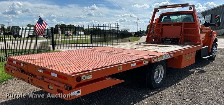 image for item EN3962 2019 Ford F650 Super Duty flatbed truck