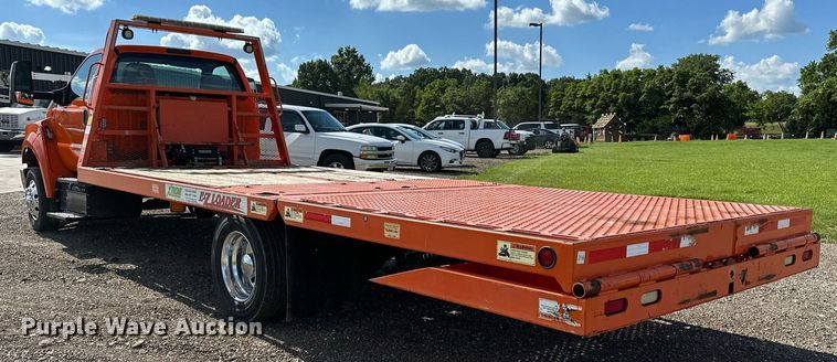 image for item EN3962 2019 Ford F650 Super Duty flatbed truck