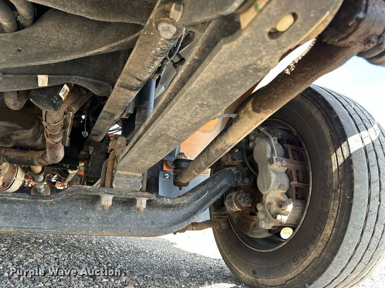 image for item EN3962 2019 Ford F650 Super Duty flatbed truck