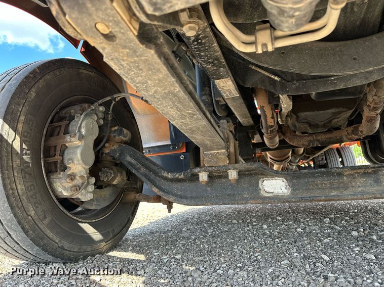 image for item EN3962 2019 Ford F650 Super Duty flatbed truck