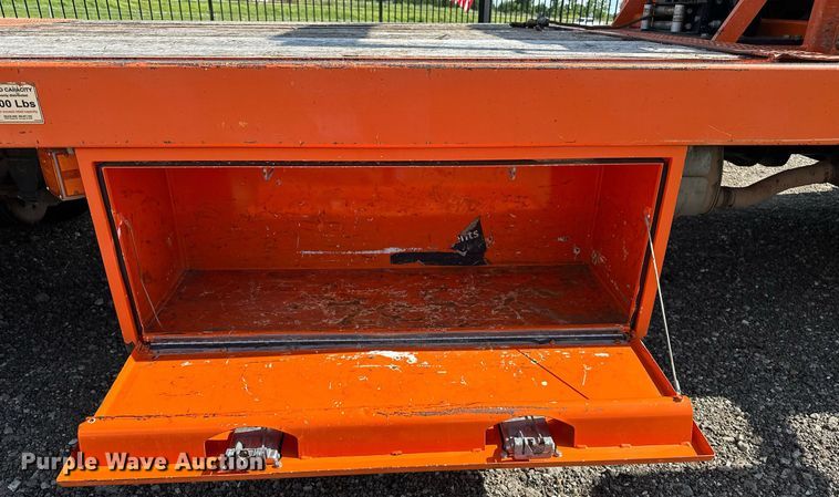 image for item EN3962 2019 Ford F650 Super Duty flatbed truck