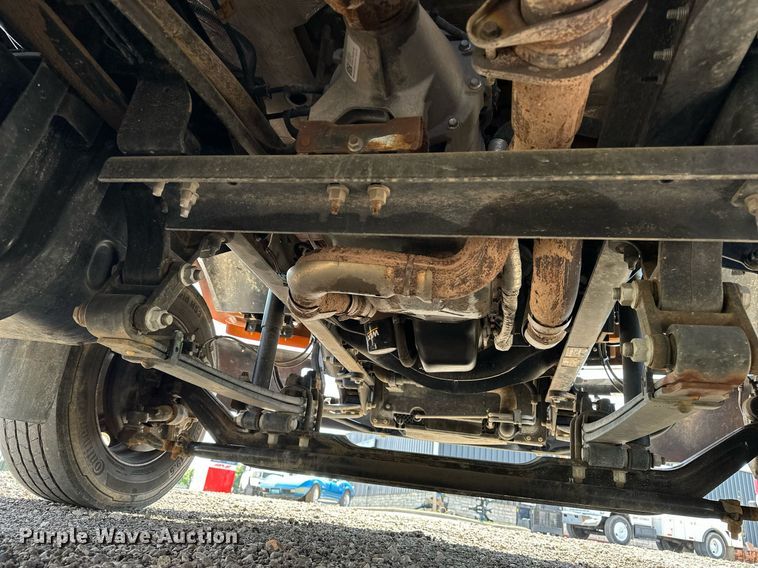 image for item EN3962 2019 Ford F650 Super Duty flatbed truck