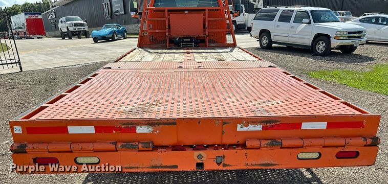 image for item EN3962 2019 Ford F650 Super Duty flatbed truck