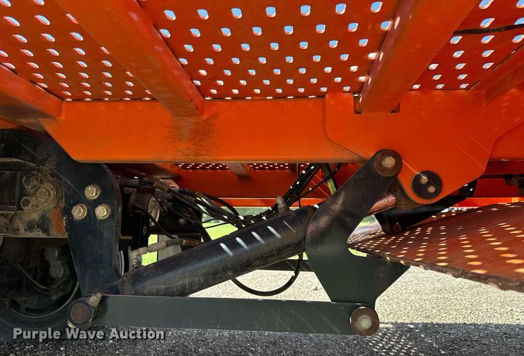 image for item EN3962 2019 Ford F650 Super Duty flatbed truck