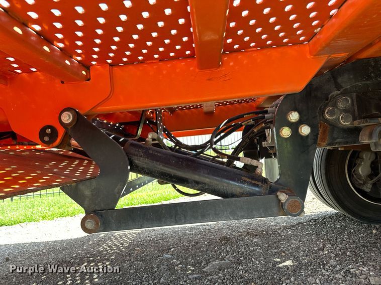 image for item EN3962 2019 Ford F650 Super Duty flatbed truck