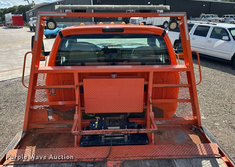 image for item EN3962 2019 Ford F650 Super Duty flatbed truck