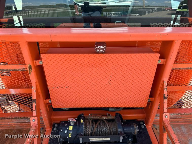 image for item EN3962 2019 Ford F650 Super Duty flatbed truck