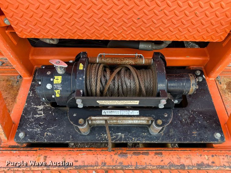 image for item EN3962 2019 Ford F650 Super Duty flatbed truck