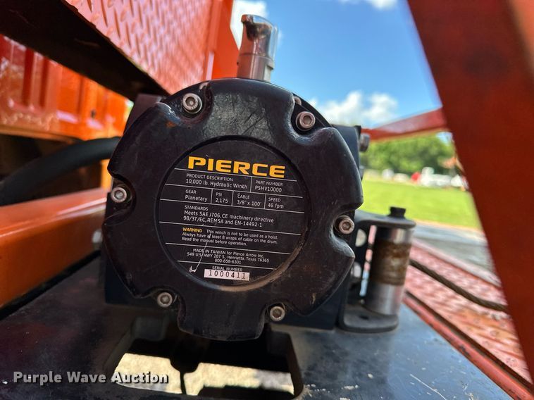 image for item EN3962 2019 Ford F650 Super Duty flatbed truck