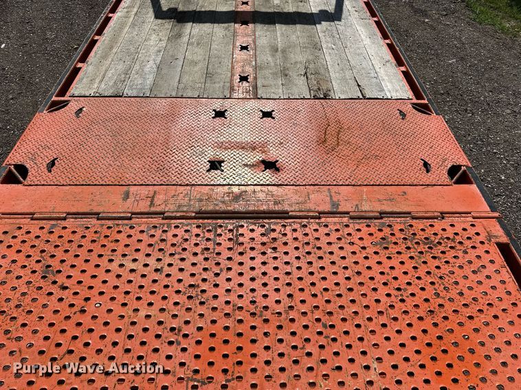 image for item EN3962 2019 Ford F650 Super Duty flatbed truck