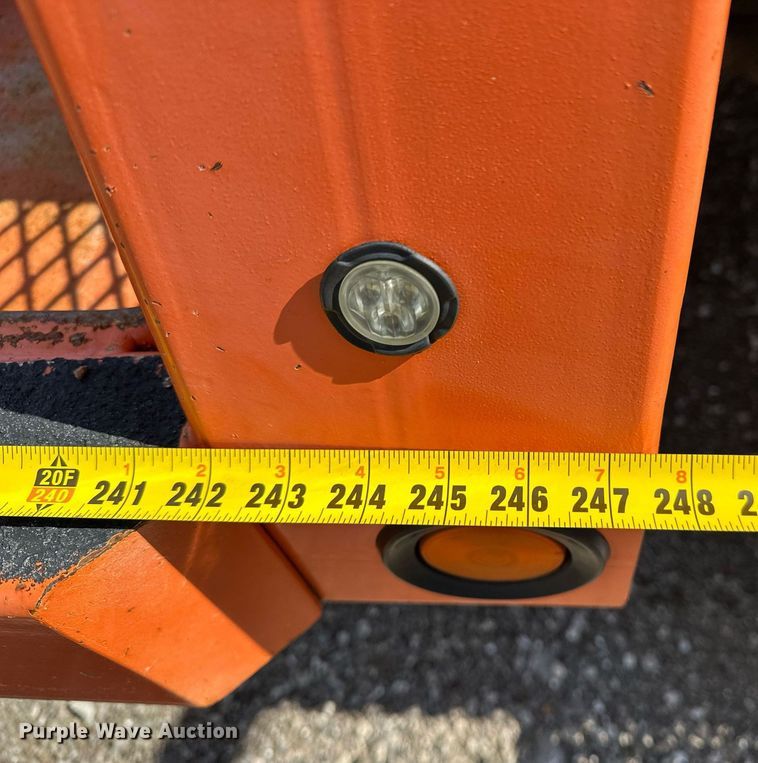 image for item EN3962 2019 Ford F650 Super Duty flatbed truck