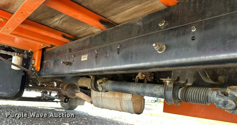 image for item EN3962 2019 Ford F650 Super Duty flatbed truck