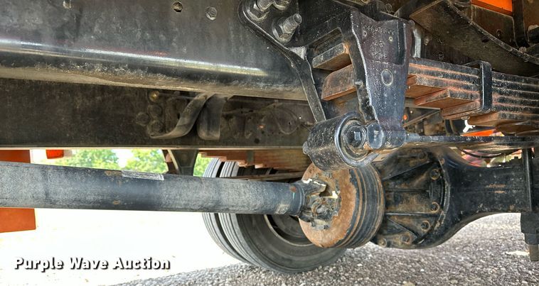 image for item EN3962 2019 Ford F650 Super Duty flatbed truck