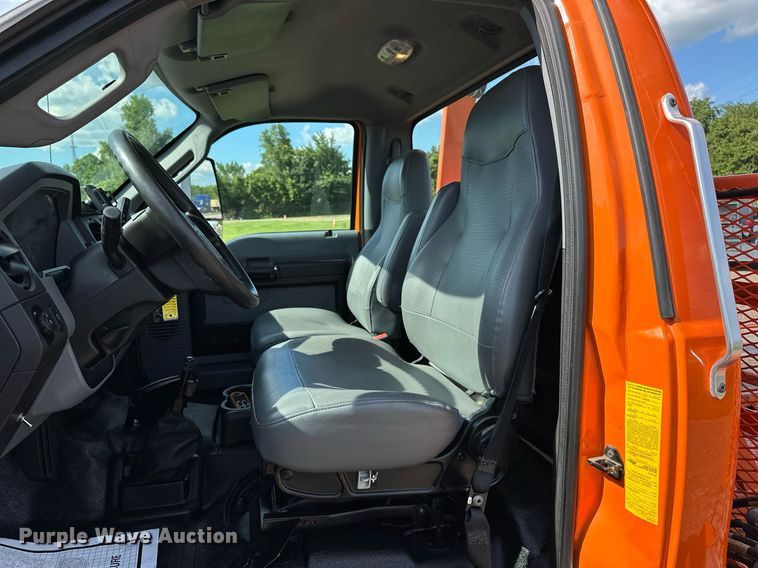 image for item EN3962 2019 Ford F650 Super Duty flatbed truck