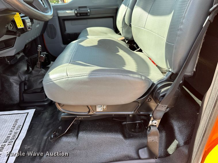 image for item EN3962 2019 Ford F650 Super Duty flatbed truck