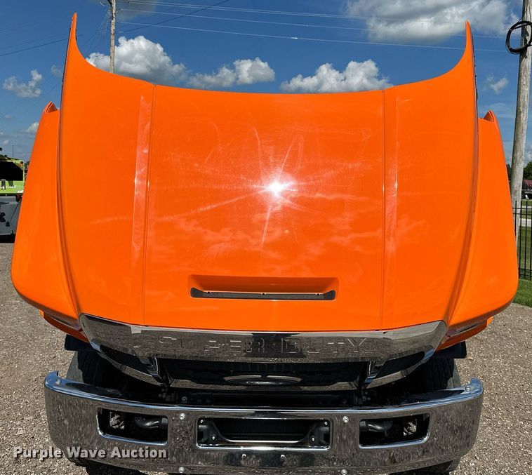 image for item EN3962 2019 Ford F650 Super Duty flatbed truck