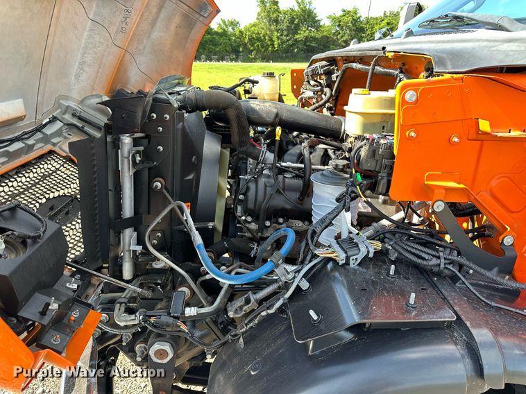 image for item EN3962 2019 Ford F650 Super Duty flatbed truck