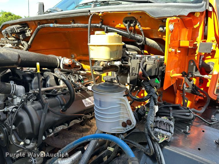 image for item EN3962 2019 Ford F650 Super Duty flatbed truck