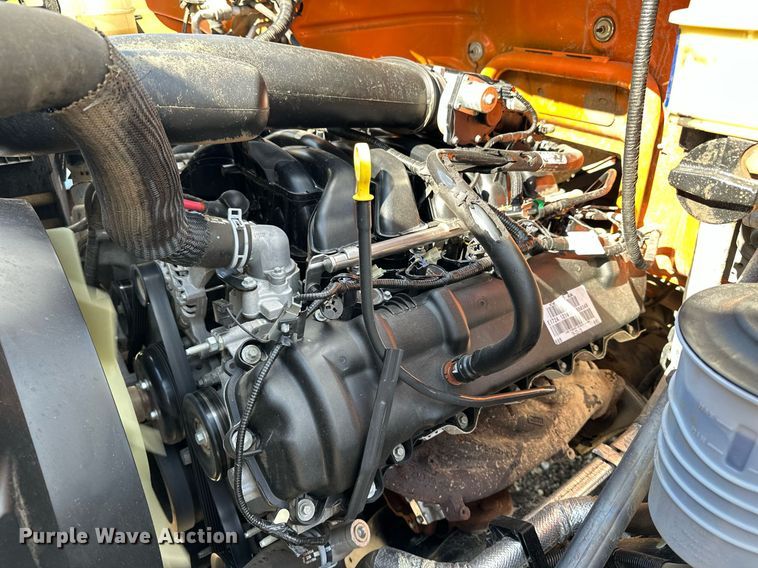 image for item EN3962 2019 Ford F650 Super Duty flatbed truck