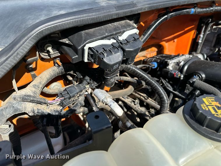 image for item EN3962 2019 Ford F650 Super Duty flatbed truck