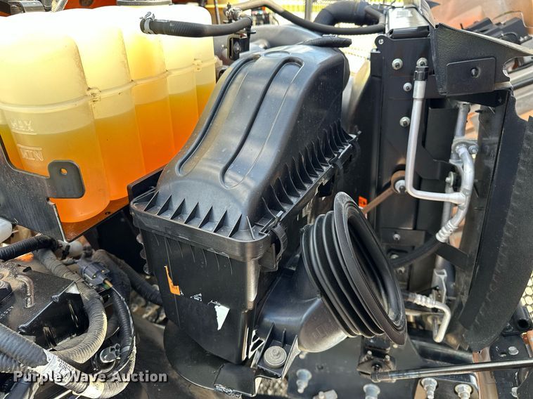 image for item EN3962 2019 Ford F650 Super Duty flatbed truck