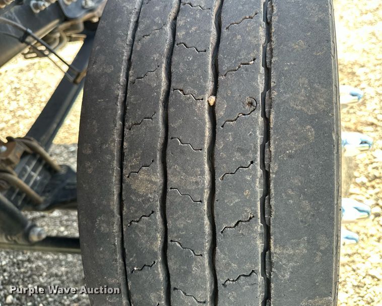 image for item EN3962 2019 Ford F650 Super Duty flatbed truck