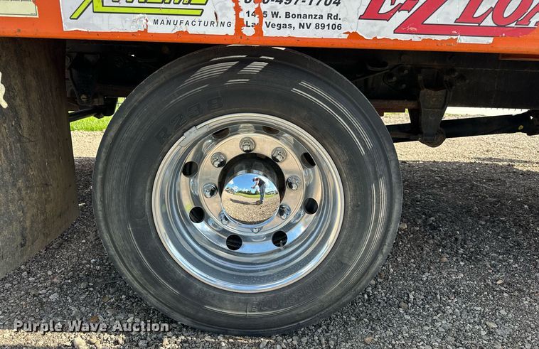 image for item EN3962 2019 Ford F650 Super Duty flatbed truck