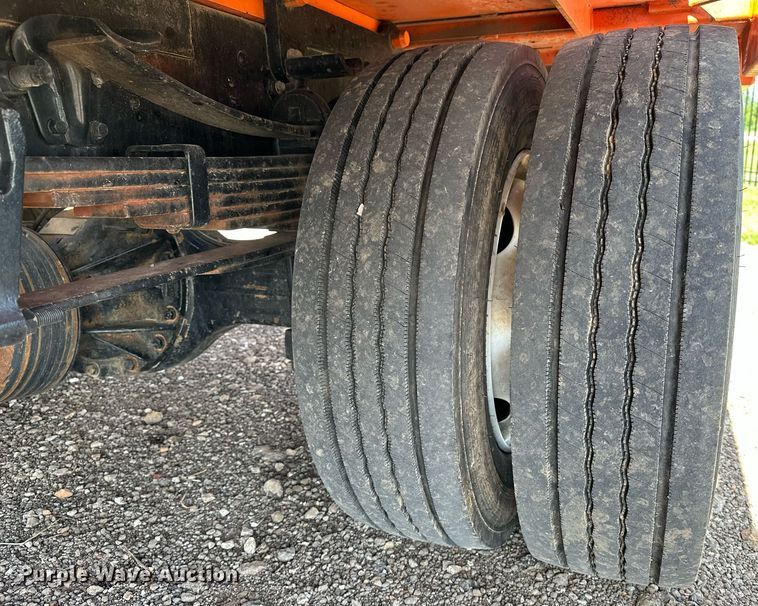 image for item EN3962 2019 Ford F650 Super Duty flatbed truck