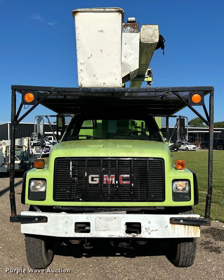 image for item EN3963 2000 GMC C7500 forestry bucket truck