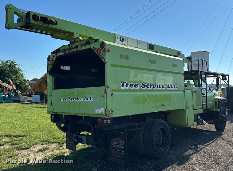 image for item EN3963 2000 GMC C7500 forestry bucket truck