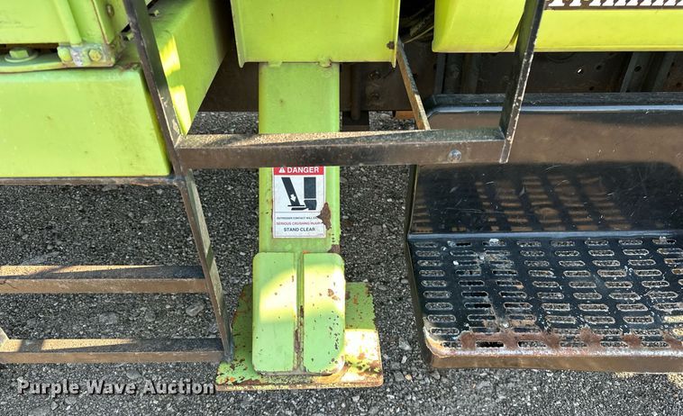 image for item EN3963 2000 GMC C7500 forestry bucket truck