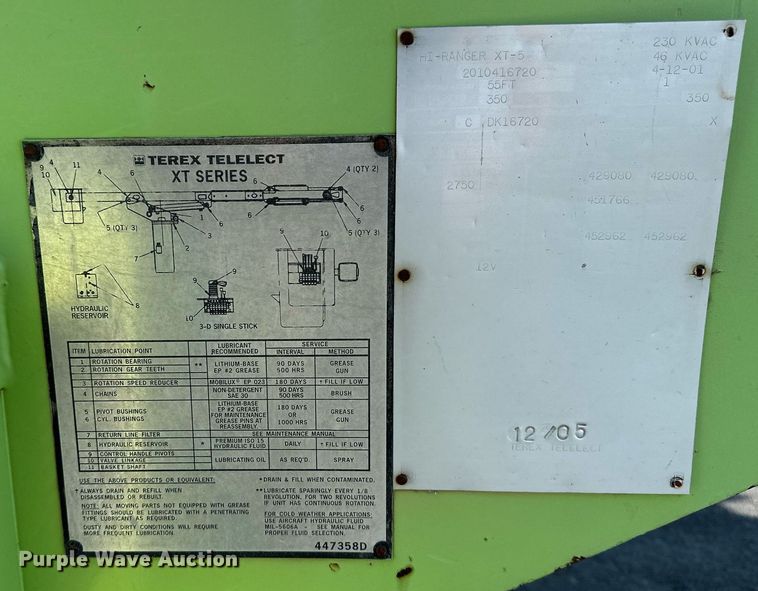 image for item EN3963 2000 GMC C7500 forestry bucket truck