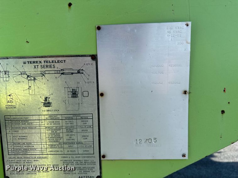 image for item EN3963 2000 GMC C7500 forestry bucket truck