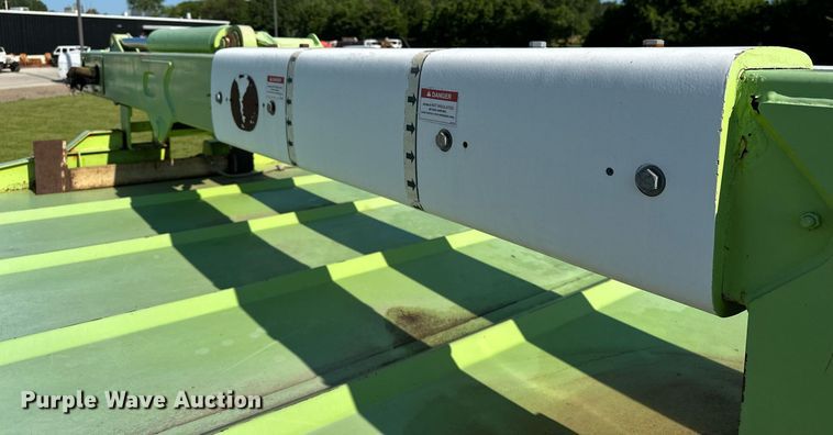 image for item EN3963 2000 GMC C7500 forestry bucket truck