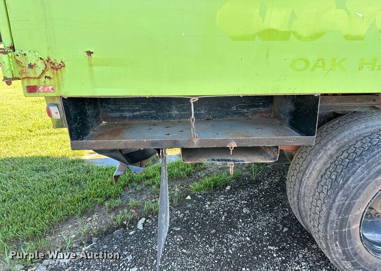 image for item EN3963 2000 GMC C7500 forestry bucket truck
