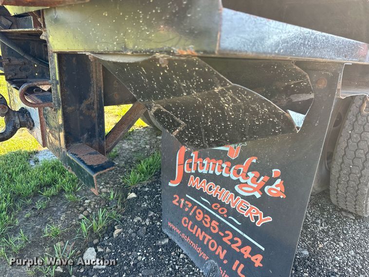 image for item EN3963 2000 GMC C7500 forestry bucket truck