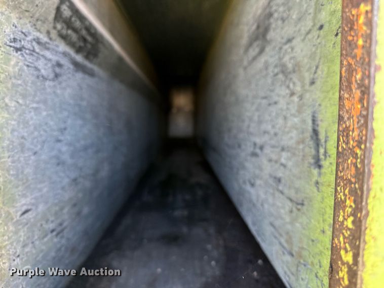 image for item EN3963 2000 GMC C7500 forestry bucket truck