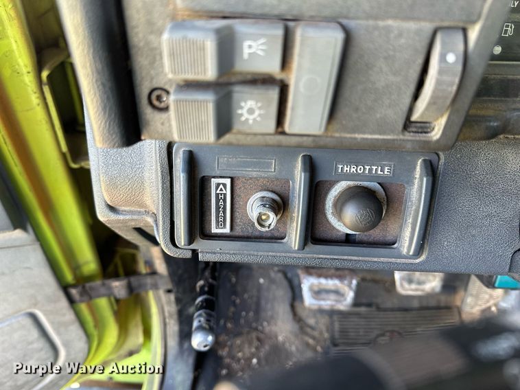 image for item EN3963 2000 GMC C7500 forestry bucket truck