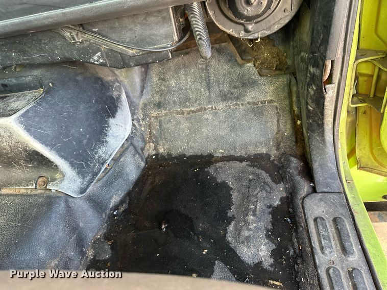 image for item EN3963 2000 GMC C7500 forestry bucket truck