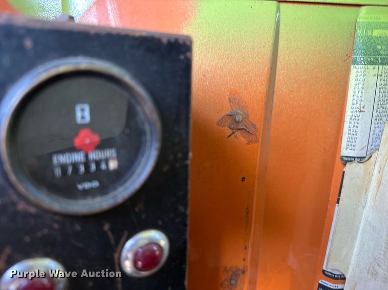 image for item EN3963 2000 GMC C7500 forestry bucket truck