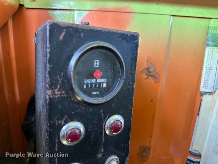 image for item EN3963 2000 GMC C7500 forestry bucket truck