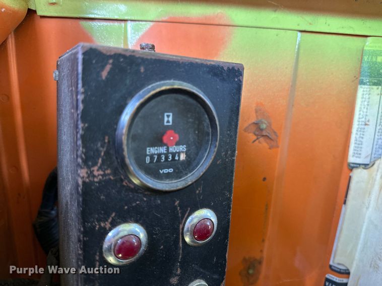 image for item EN3963 2000 GMC C7500 forestry bucket truck