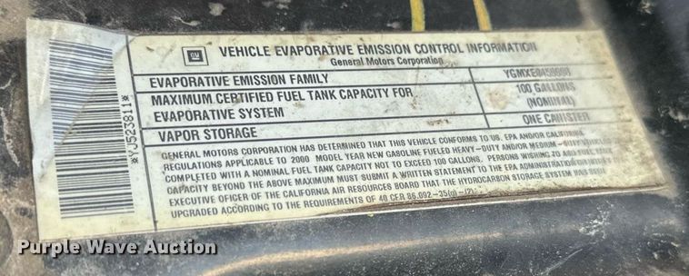 image for item EN3963 2000 GMC C7500 forestry bucket truck